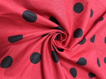 Ткань бязь премиум черный горох на красном ширина 220 см - фото 12813