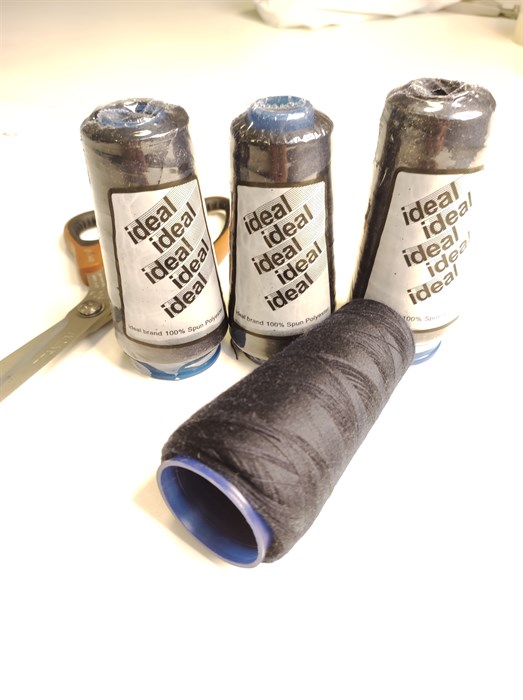 Швейные нитки полиэстер 40/2  3000 ярдов цвет Темно синий - фото 7699