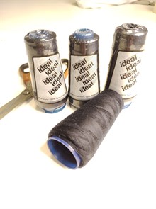 Швейные нитки полиэстер 40/2  3000 ярдов цвет Темно синий